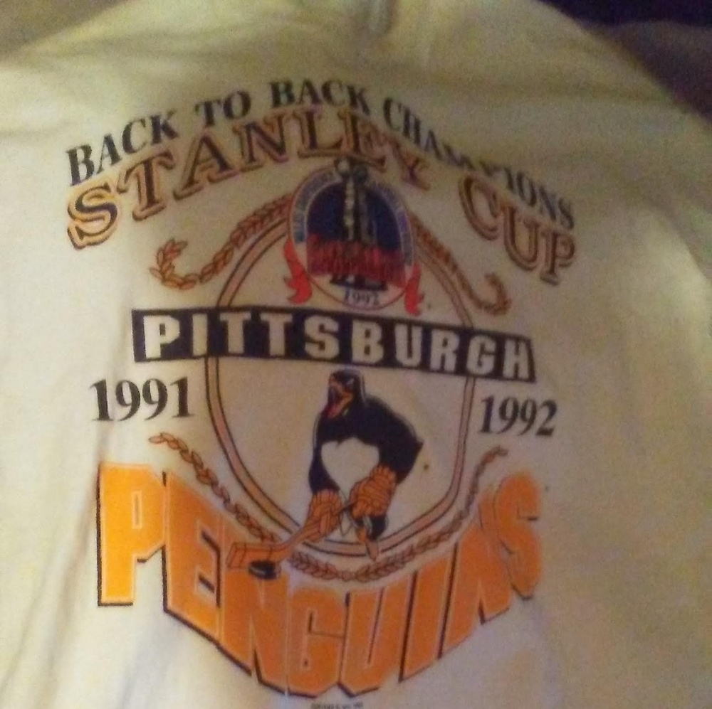 Pittsburgh Penquins t shirt